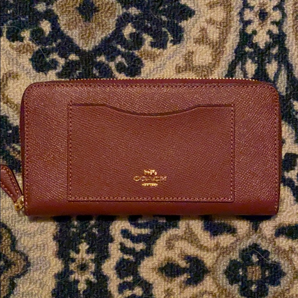 Wine Leather Zip Wallet